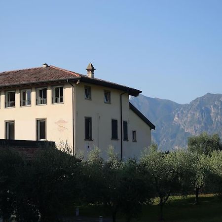 La Corte Del Cigno Monte Isola Exterior foto